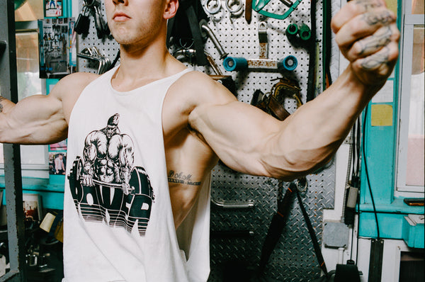 Strong: POWER Cropped Side Cut Tee